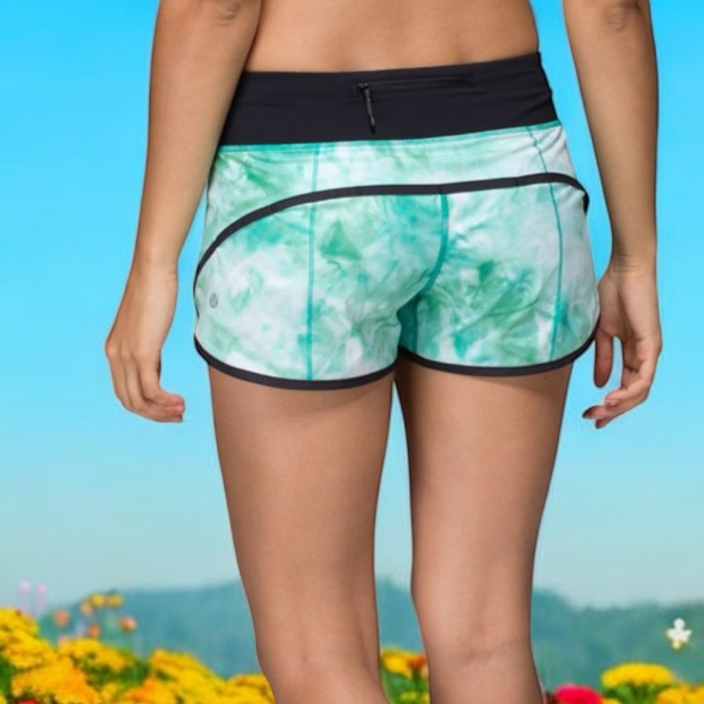 Lululemon Run: Speed Short in Spray Dye White Blue Tropics / Black Sz 8